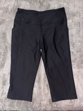 32 Degrees Black Capri Active Ribbed Leggings with Side Pockets